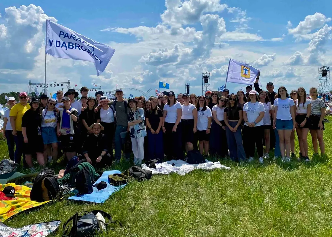 Katolickie Stowarzyszenie Młodzieży Parafia Narodzenia NMP w Dąbrowicy Parafia Dąbrowica foto 4