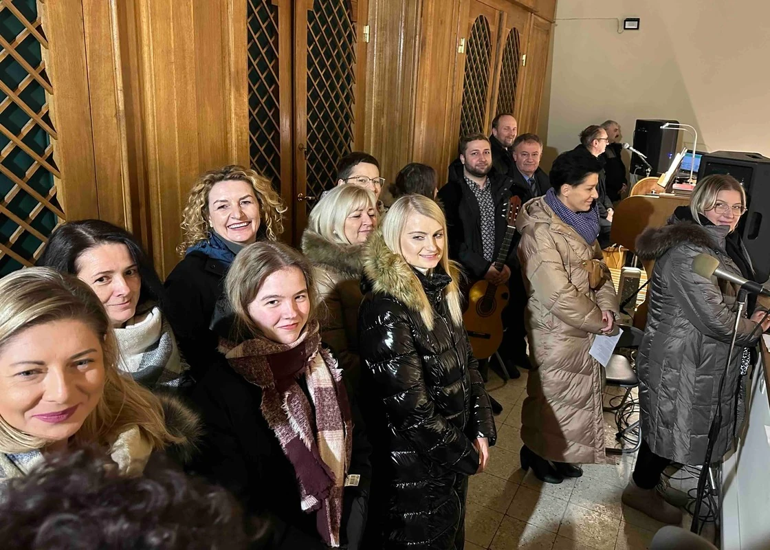 Schola Lumina Parafia Narodzenia NMP w Dąbrowicy Parafia Dąbrowica foto 4