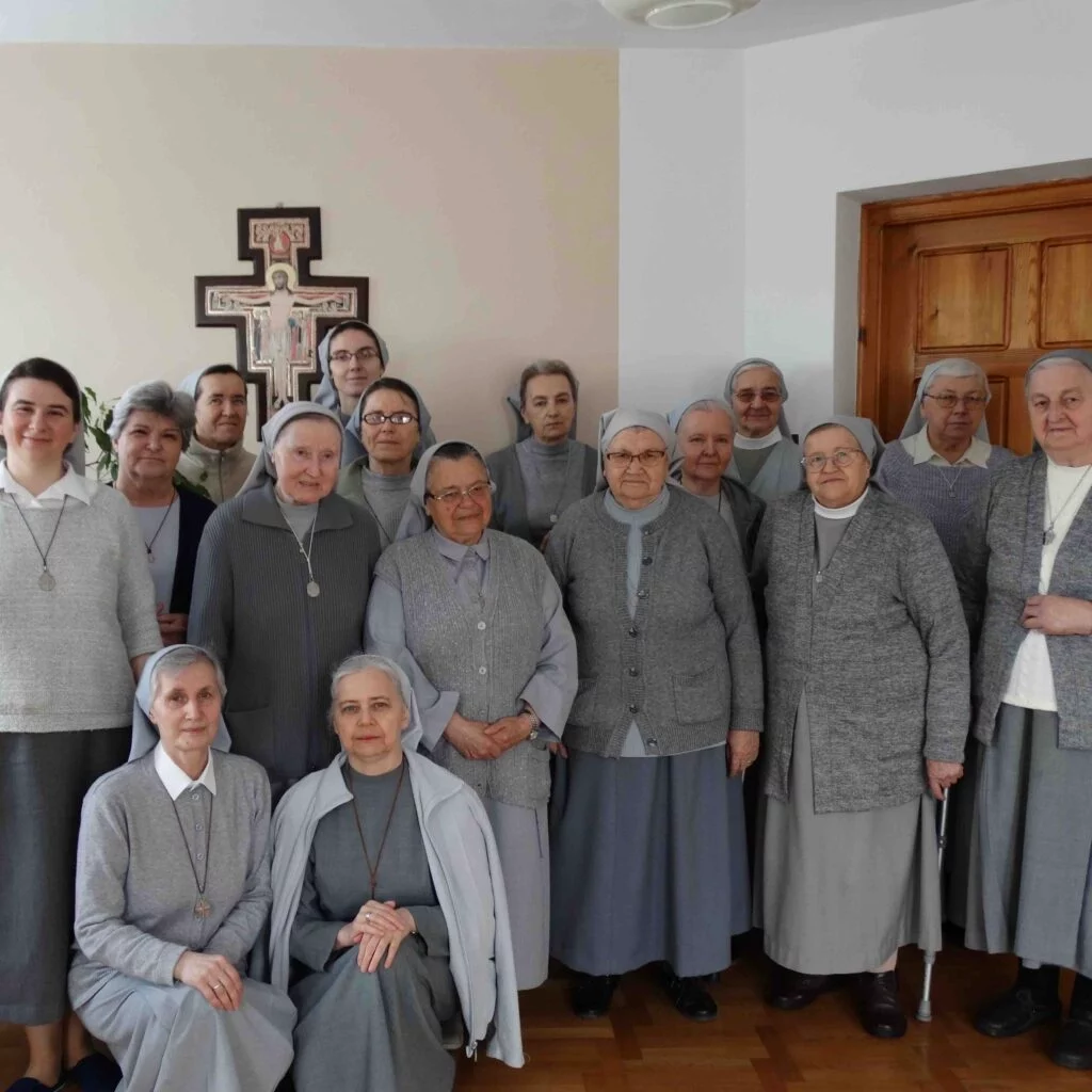 Franciszkanki Misjonarki Maryi Wspólnota im. Jezus w Lublinie Zgromadzenie Sióstr Franciszkanek Misjonarek Maryi FMM foto Parafia Dąbrowica